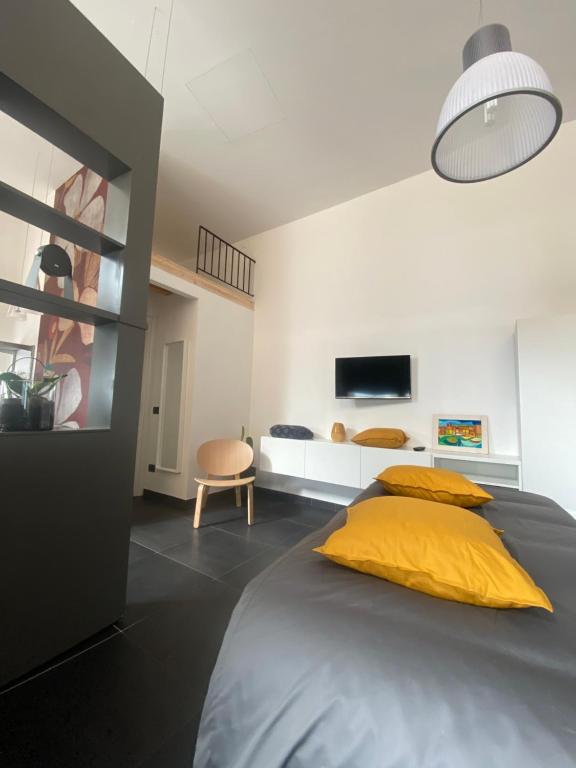 Fashionhouse room 1
